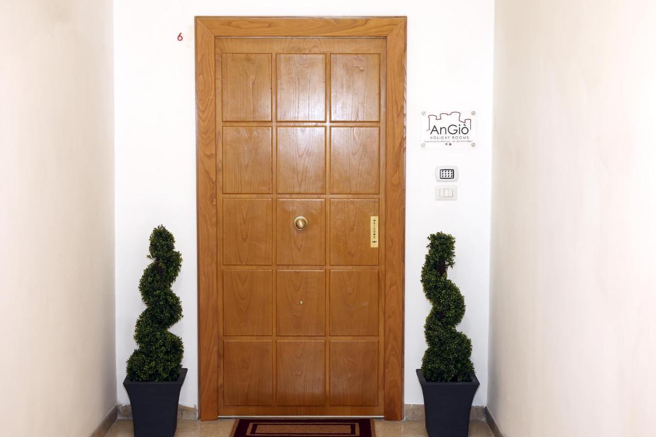 Angio Holiday Rooms Napoli Exterior foto