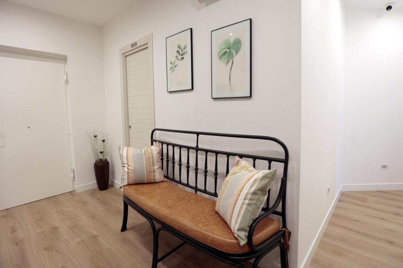Angio Holiday Rooms Napoli Exterior foto